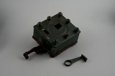 Lukko ja avain (pronssi)